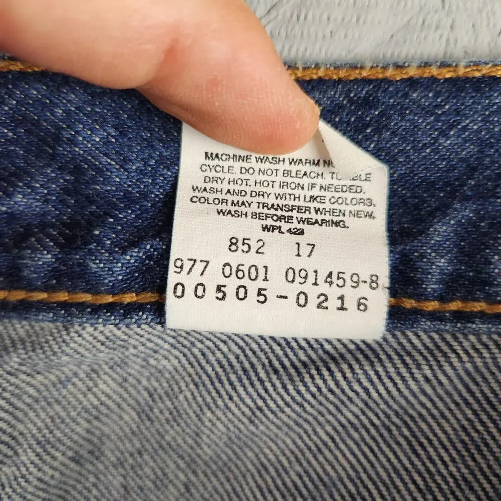 Levis measurements photos